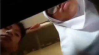 Skandal Panas Abg Sekolah Grepe-grepean Sembunyi Di Kelas