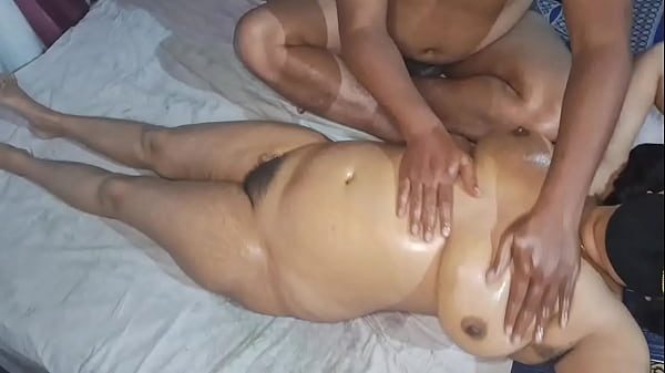 Desi Indian Bhabhi Bugil Total Dipijat Panas Bikin Makin Basah
