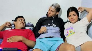 Kakak Tiri Gue Dikocok Kontol Gede Pacarnya Pas Di Depan Mata Gue.