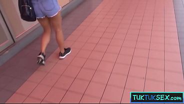 Cewek Thailand Amatir Diangkut Pake Tuk Tuk Terus Digebet Ke Hotel Doi