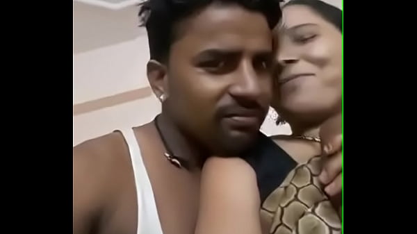 Desi Aunty Lagi Ditekan-tekan, Toket Gede Melotot Siap Dimainin.