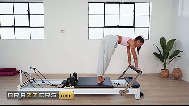 Brazzers – Ryan Reid Ngentot Sampai Muncrat Bareng Victor Ray, Body Fit Mulus Digoyang Kencang