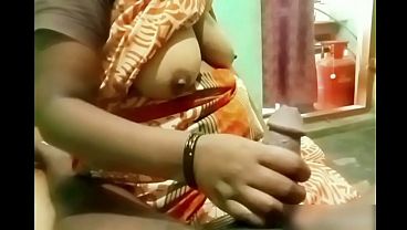 Cewek India Tua Masturbasi Kontol Bocah, Bikin Muncrat
