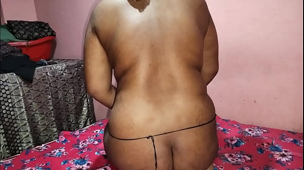 Pembantu Perawan Asli Pertama Kali Bersihin Kontol Majikan Pake Suara Hindi