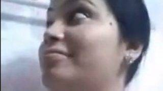 Desi Ngentot Montok Pamer Toket Gede