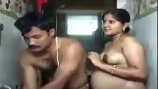 Patna Cowok Mandi Bugil Bareng Istri Yang Lagi Hamil, Bikin Panas Dingin.