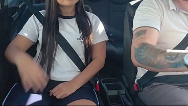 Teman Bokap Jemput Abis Sekolah, Malah Dia Pegang-pegang Bagian Dalam Tubuhku.