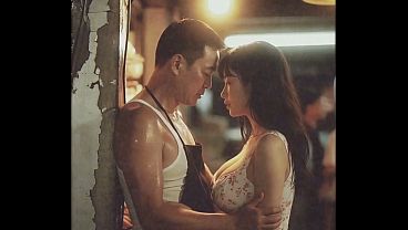 80年代的中国妞在菜市场浪荡勾搭，裤裆都湿透了