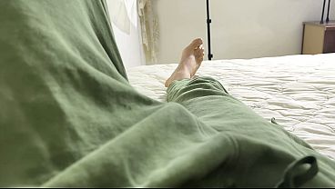 فتاة مساج تتناك مع زبون وصاحبه في شقة مفروشة سكس جماعي عربي ساخن كلام هيج الجسم وصوت واضح