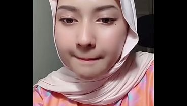 Jilbab Live, Goyang-goyang Bikin Tegang.